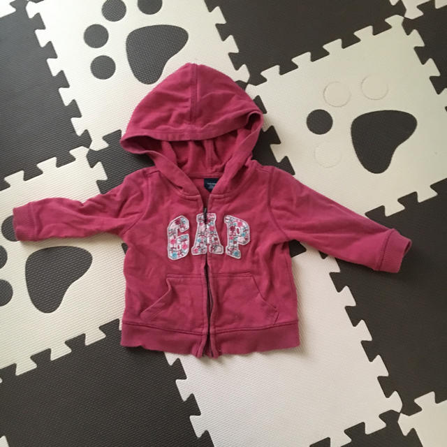 GAP(ギャップ)のギャップのパーカー キッズ/ベビー/マタニティのベビー服(~85cm)(カーディガン/ボレロ)の商品写真