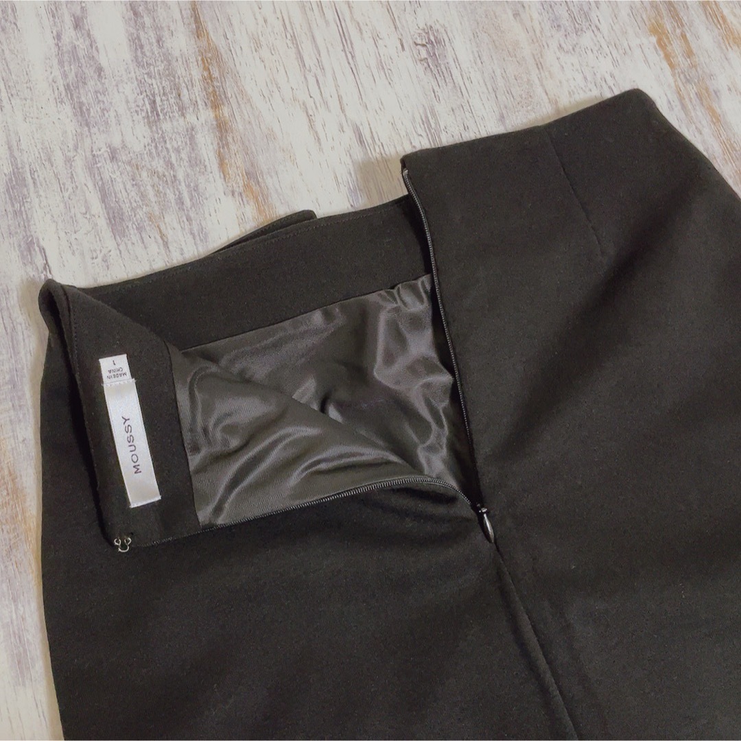 moussy(マウジー)の【美品】 moussy ウエストレースアップ スカート ブラック レディースのスカート(ひざ丈スカート)の商品写真