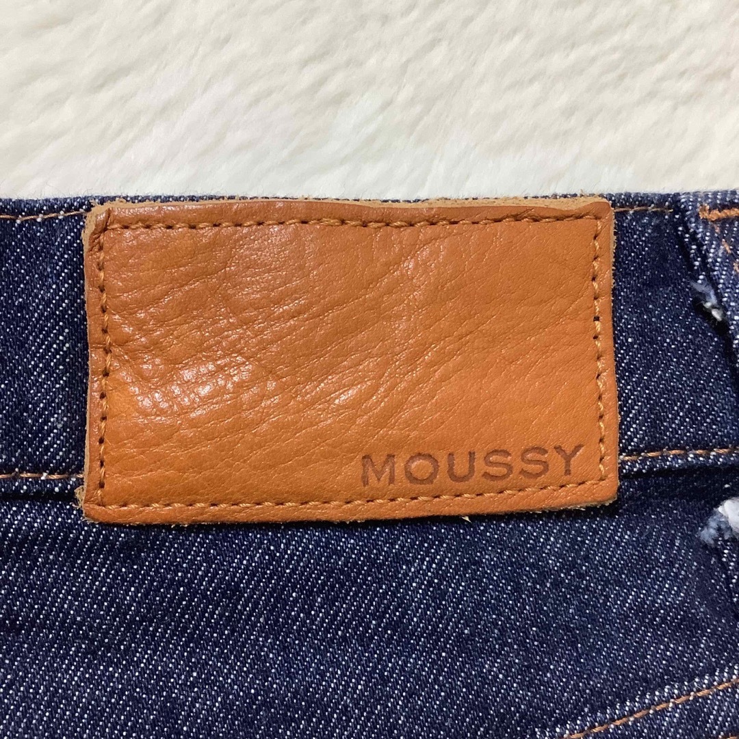 moussy(マウジー)のMOUSSY PLAIN JEANS STRAIGHT 24 ジーンズ デニム レディースのパンツ(デニム/ジーンズ)の商品写真