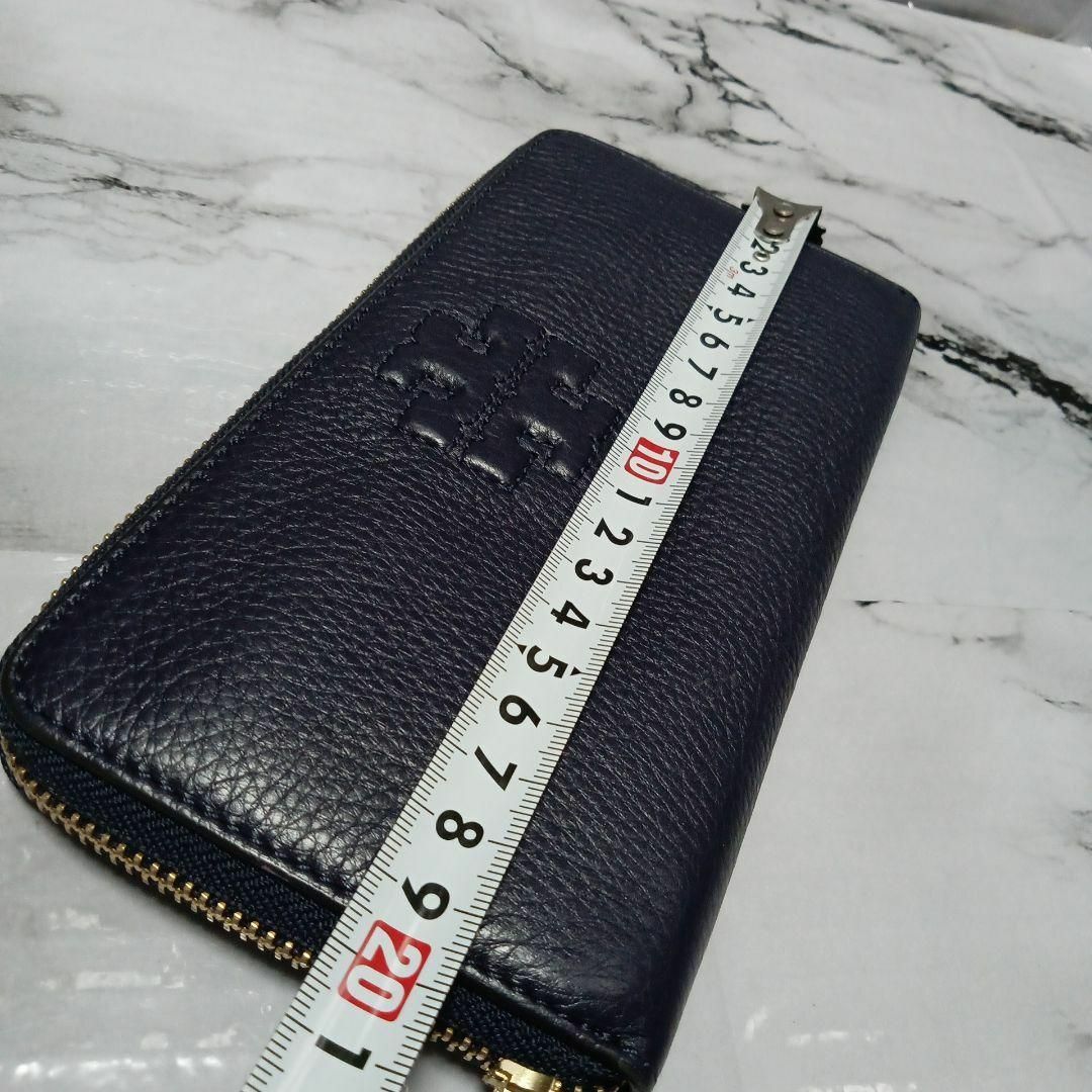 Tory Burch(トリーバーチ)の623超美品　トリーバーチ　長財布　ラウンドファスナー　ネイビー　センターロゴ レディースのファッション小物(財布)の商品写真