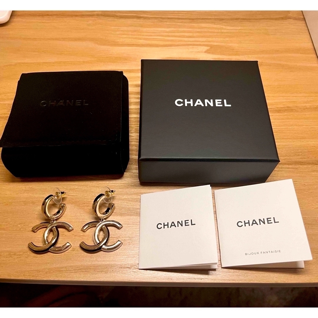CHANEL(シャネル)のCHANEL ココマーク ピアス 美品 レディースのアクセサリー(ピアス)の商品写真