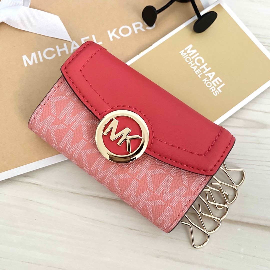 Michael Kors(マイケルコース)のMICHAEL KORSキーケース  レッド  キーケース レディースのファッション小物(キーケース)の商品写真