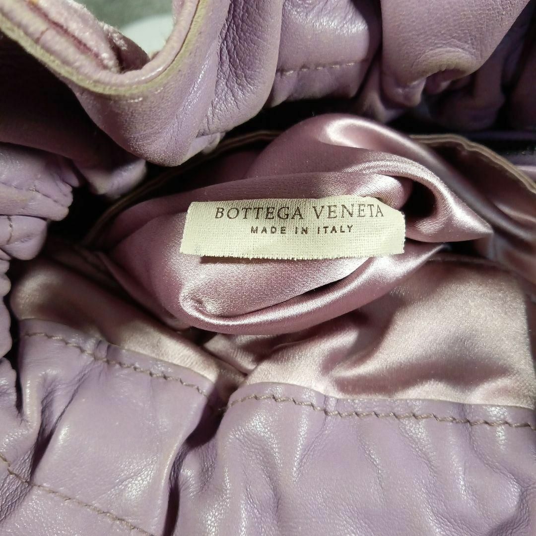 Bottega Veneta(ボッテガヴェネタ)のH8美品　ボッテガヴェネタ　巾着ハンドバッグ　ポーチ　セット　イントレチャート レディースのバッグ(ハンドバッグ)の商品写真