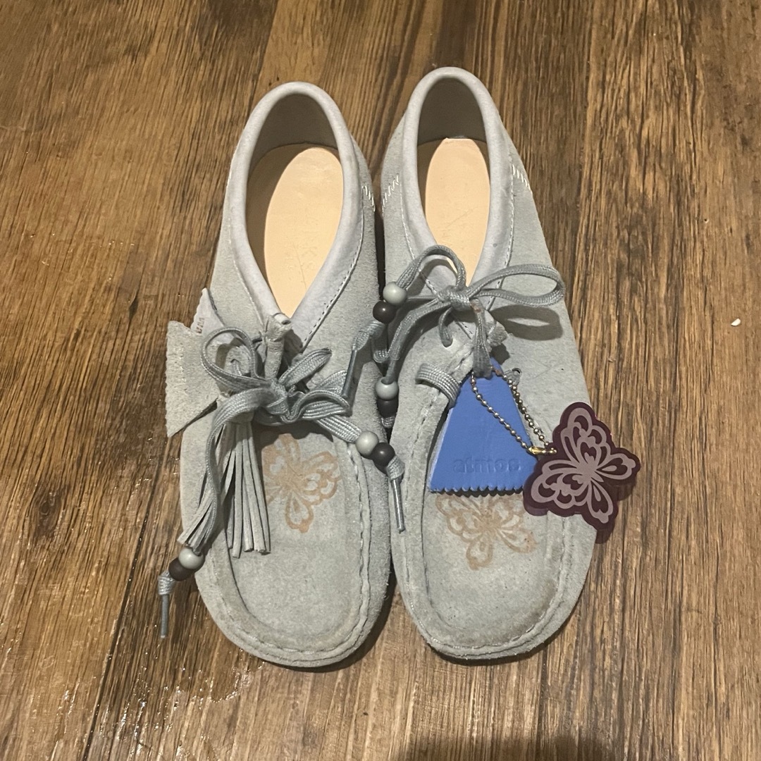 ANNA SUI(アナスイ)のClarks × ANNA SUI ワラビー スウェード 靴 レディースの靴/シューズ(ローファー/革靴)の商品写真