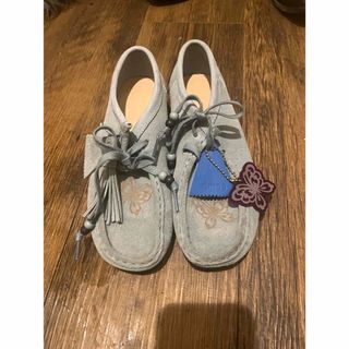 アナスイ(ANNA SUI)のClarks × ANNA SUI ワラビー スウェード 靴(ローファー/革靴)