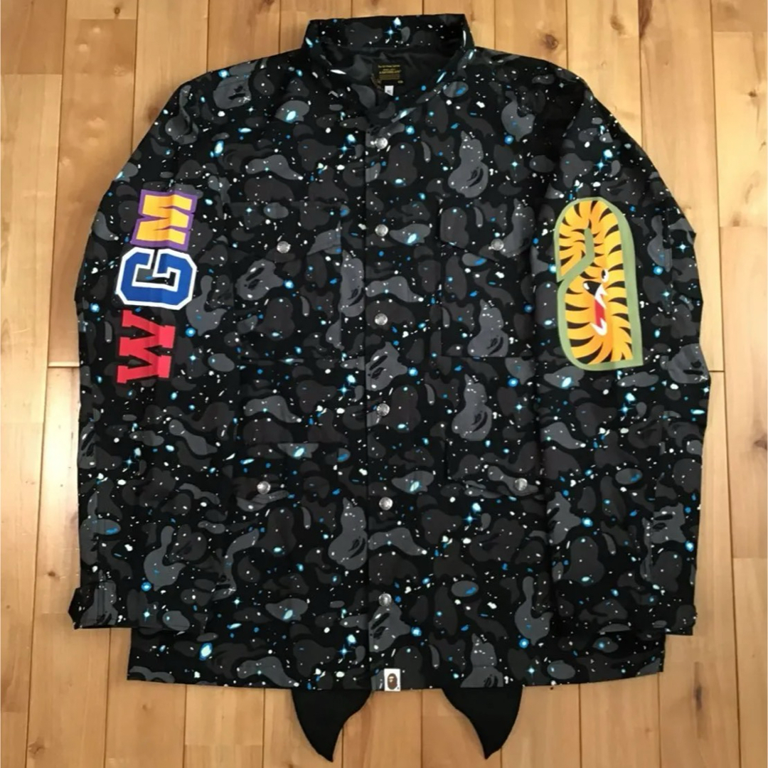 A BATHING APE(アベイシングエイプ)のエイプ ベイプ アベイシングエイプ シャーク ジャケット galaxy 迷彩 メンズのジャケット/アウター(ミリタリージャケット)の商品写真