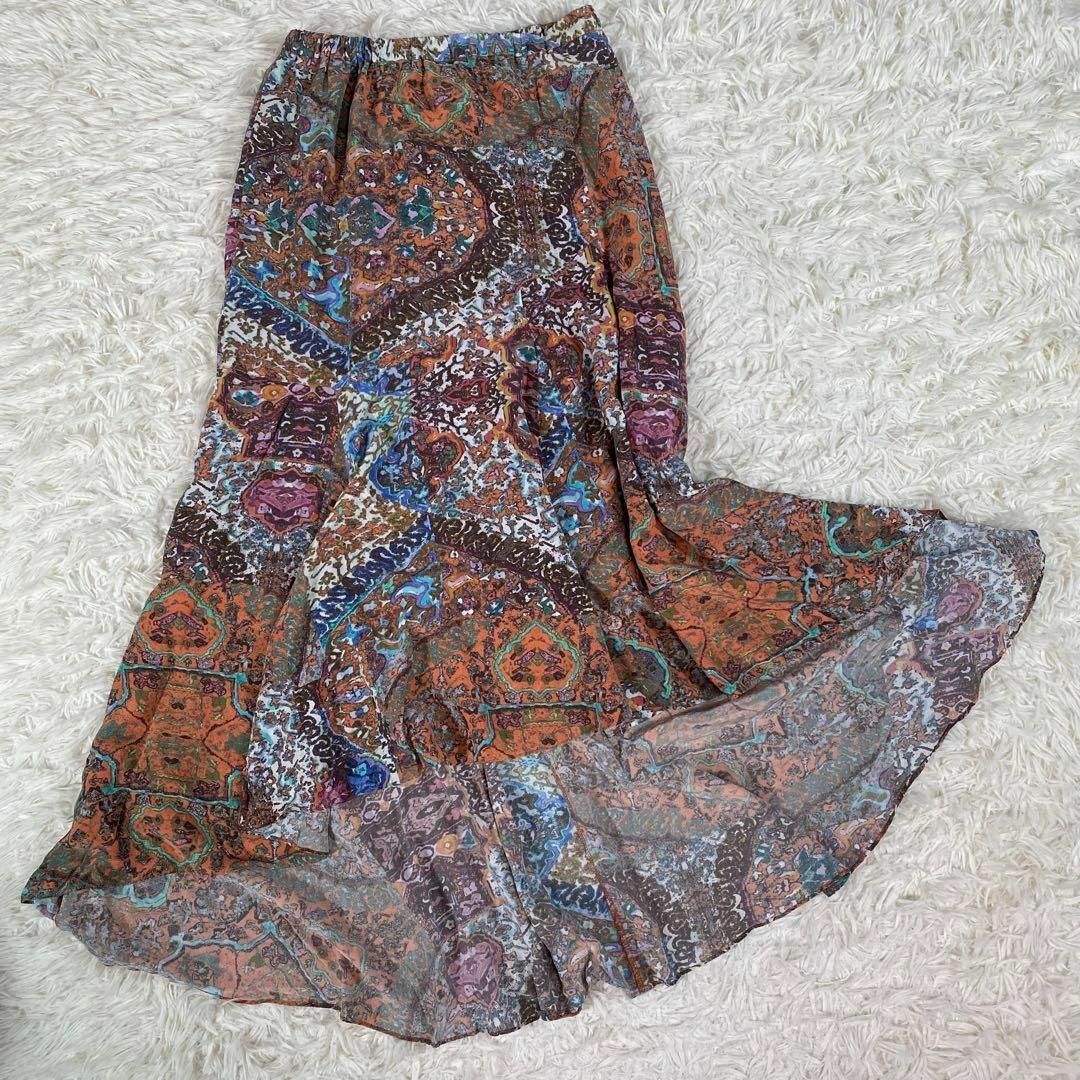 GRACE CONTINENTAL(グレースコンチネンタル)のグレースコンチネンタル　総柄　ロングスカート　シルク100% 絹　マーメイド レディースのスカート(ロングスカート)の商品写真
