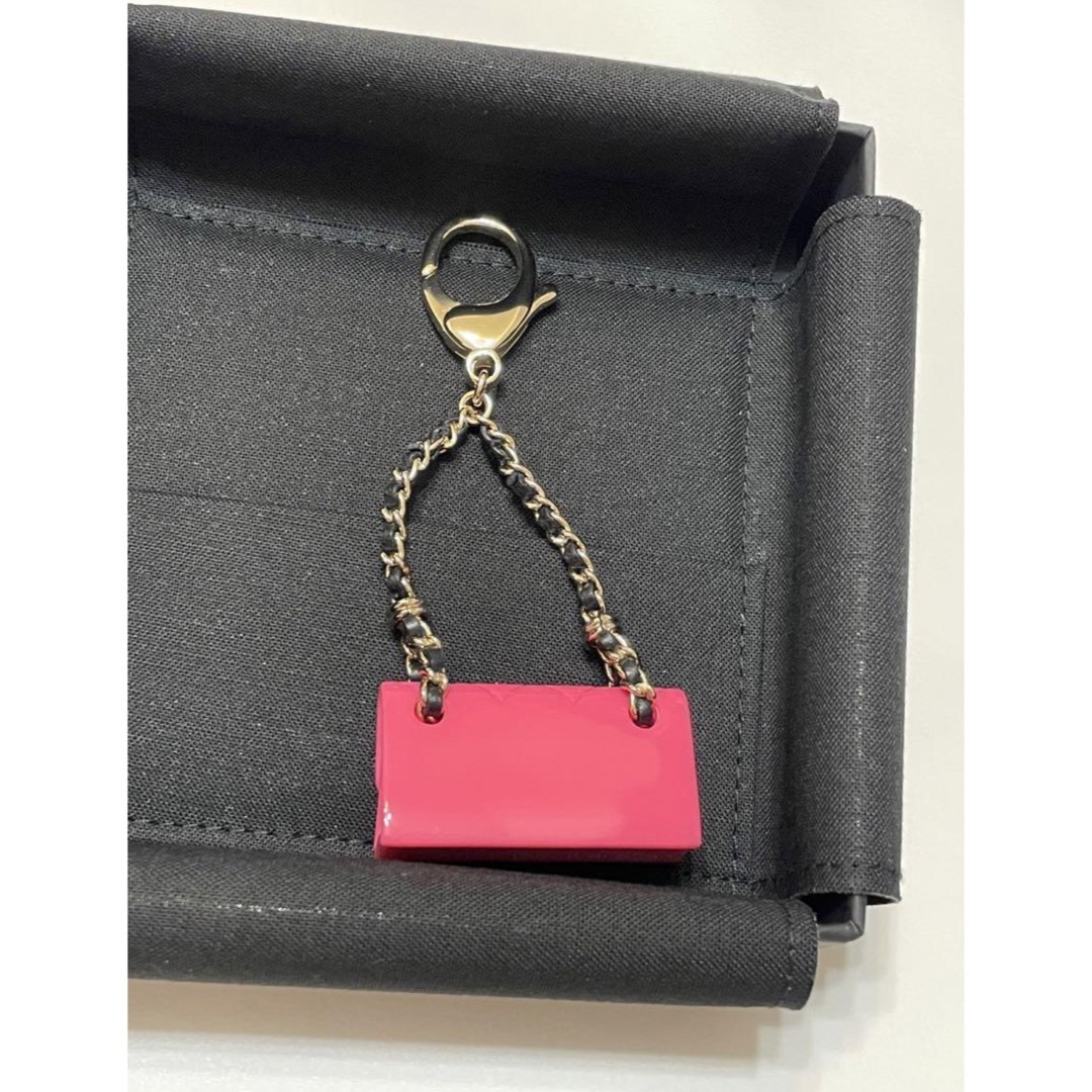 CHANEL - CHANEL シャネル マトラッセ キーホルダー ピンク CHANEL - CHANEL シャネル マトラッセ キーホルダー ピンク