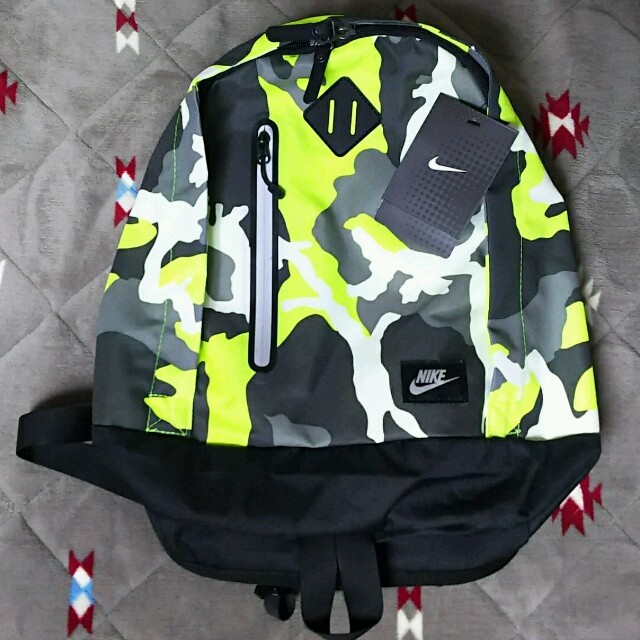 NIKE(ナイキ)の★らら様専用★ナイキ リュック20L レディースのバッグ(リュック/バックパック)の商品写真