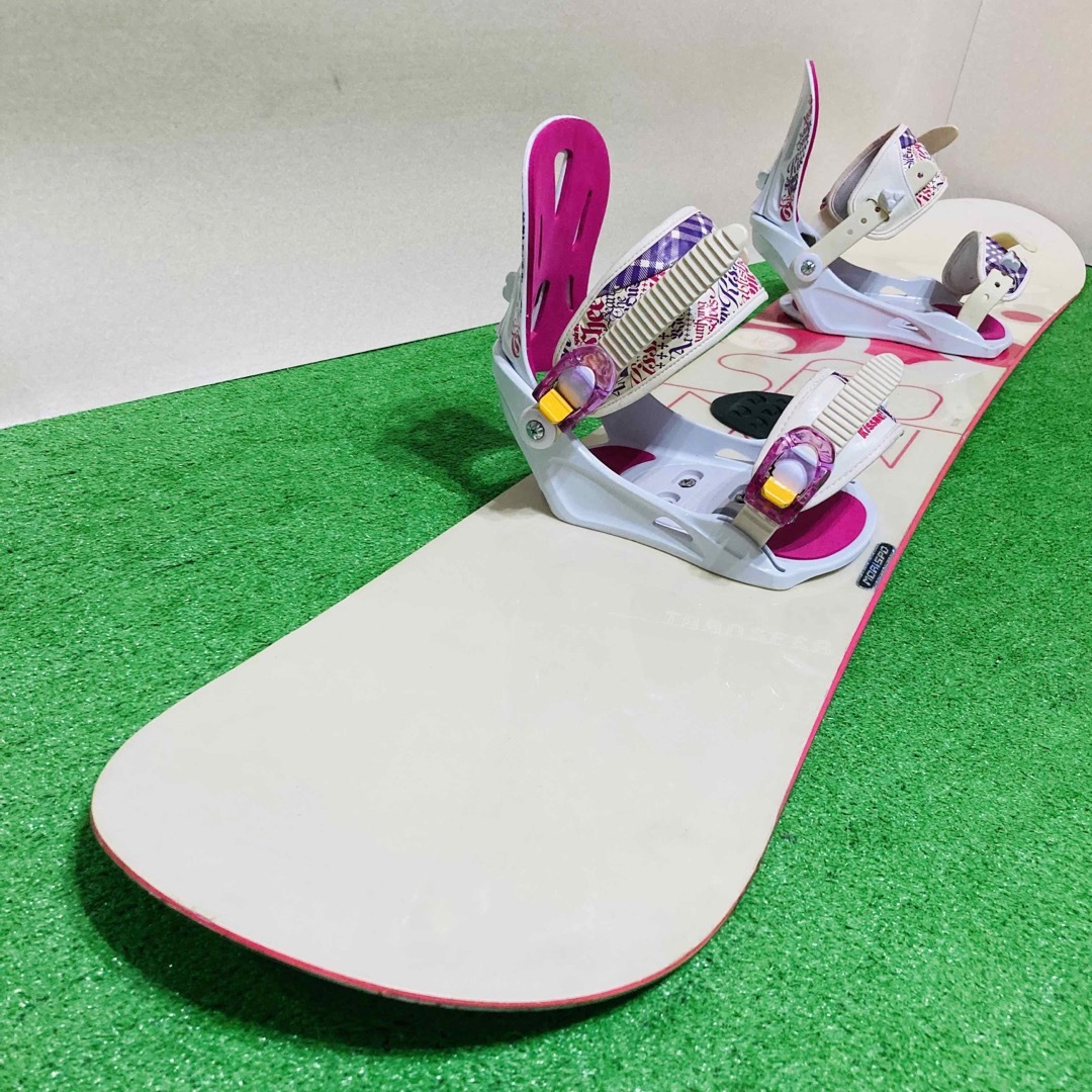 SALOMON(サロモン)のかわいい サロモン SW × kissmark スノーボード レディース 初心者 スポーツ/アウトドアのスノーボード(ボード)の商品写真
