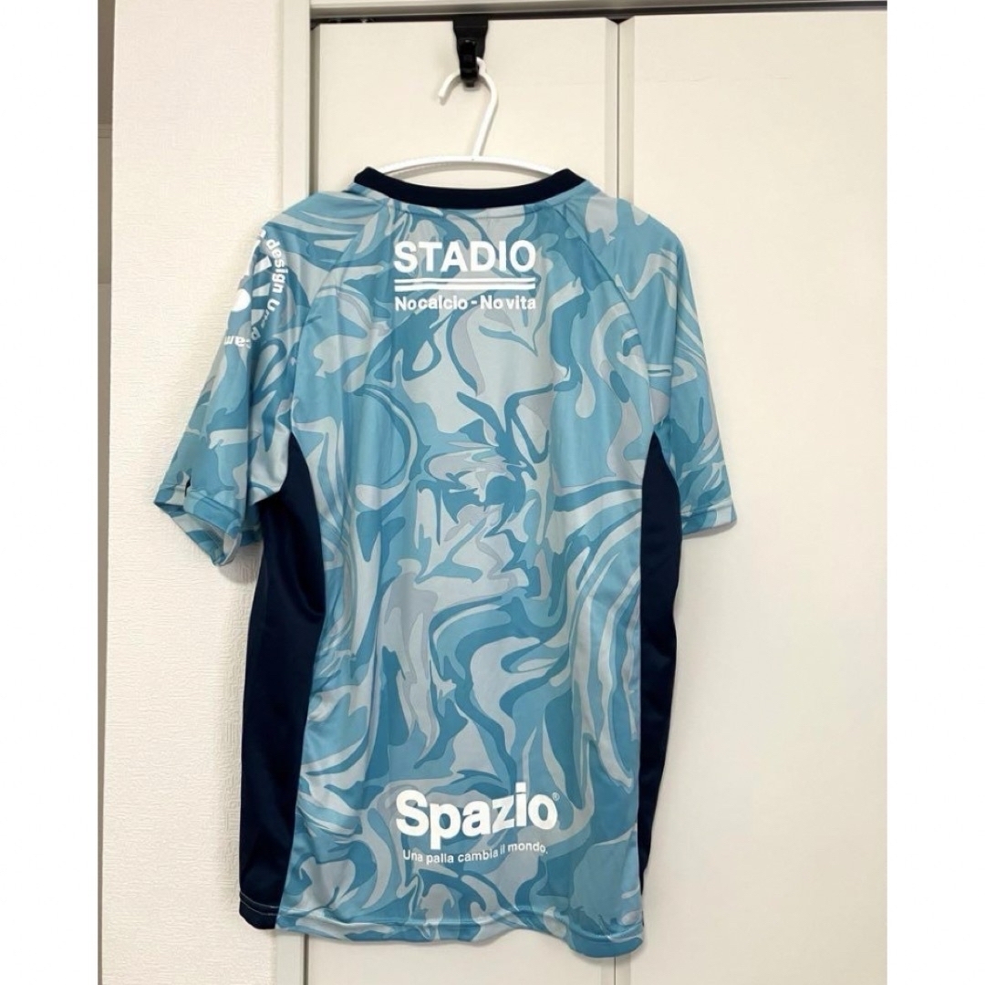 Spazio(スパッツィオ)の【未使用】スパッツィオ　プラシャツ　BENEデザイン スポーツ/アウトドアのサッカー/フットサル(ウェア)の商品写真