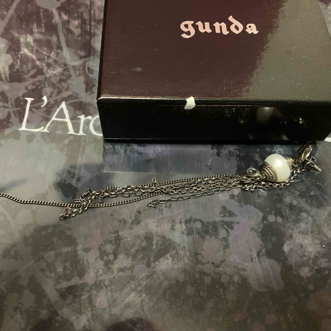 gunda (ガンダ)のhyde着 gunda パールピアス サマディ ラルクvamps メンズのアクセサリー(ピアス(片耳用))の商品写真