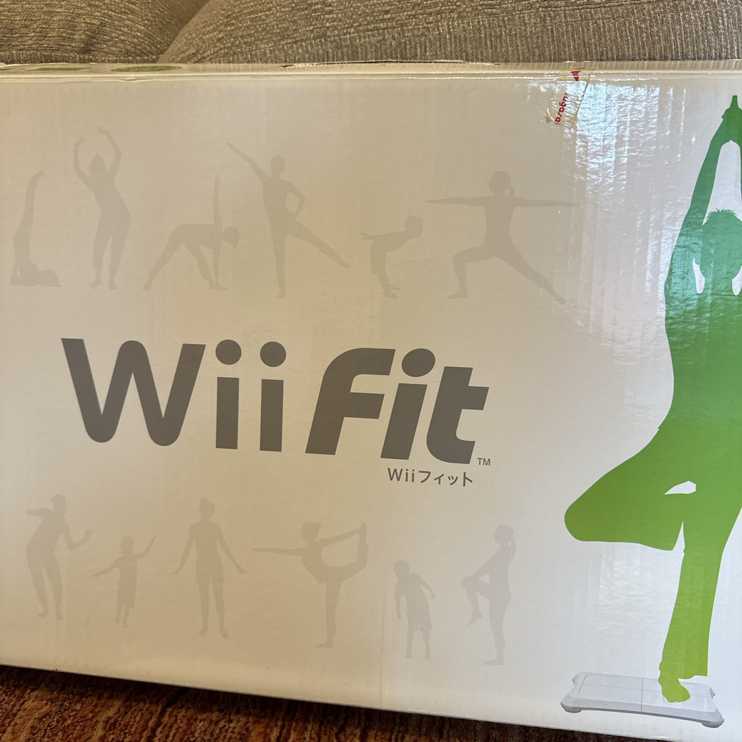 任天堂(ニンテンドウ)のWii Fit  ボードWii fit  Wii fit plus ソフト2点 エンタメ/ホビーのゲームソフト/ゲーム機本体(家庭用ゲームソフト)の商品写真