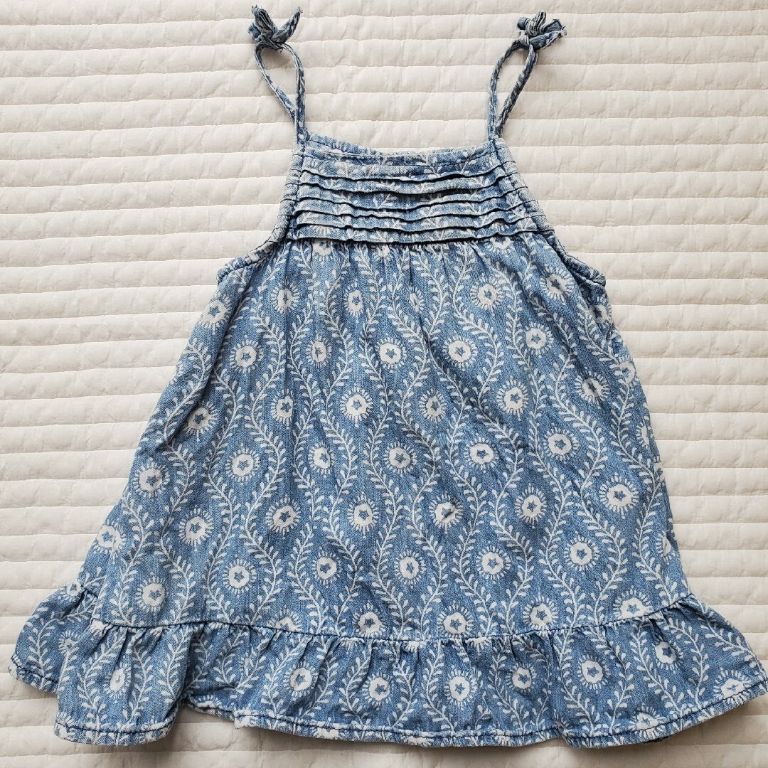 GAP(ギャップ)のギャップベビー服 デニムワンピース キッズ/ベビー/マタニティのベビー服(~85cm)(ワンピース)の商品写真