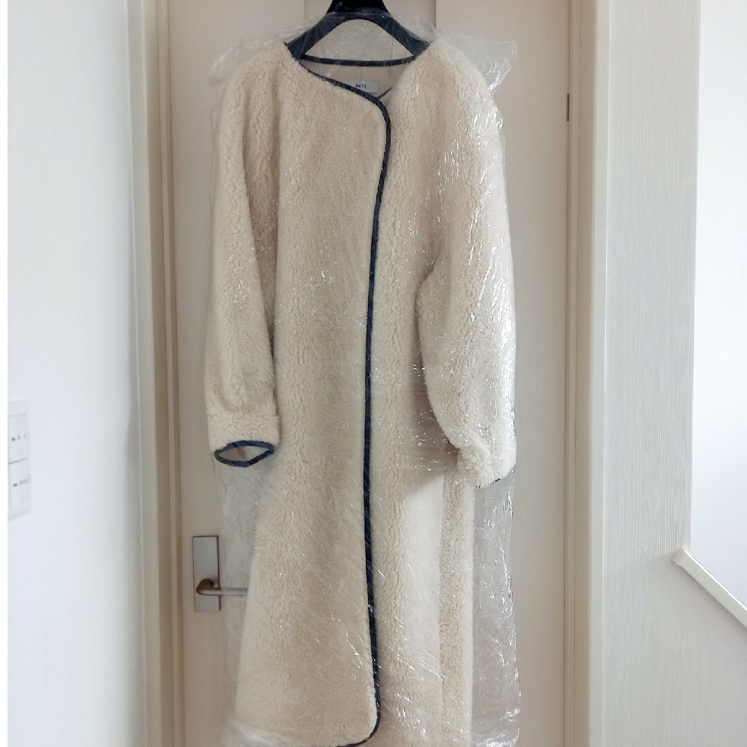AKTE(アクテ)のAKTEボアコ―ト完売美品 レディースのジャケット/アウター(ロングコート)の商品写真