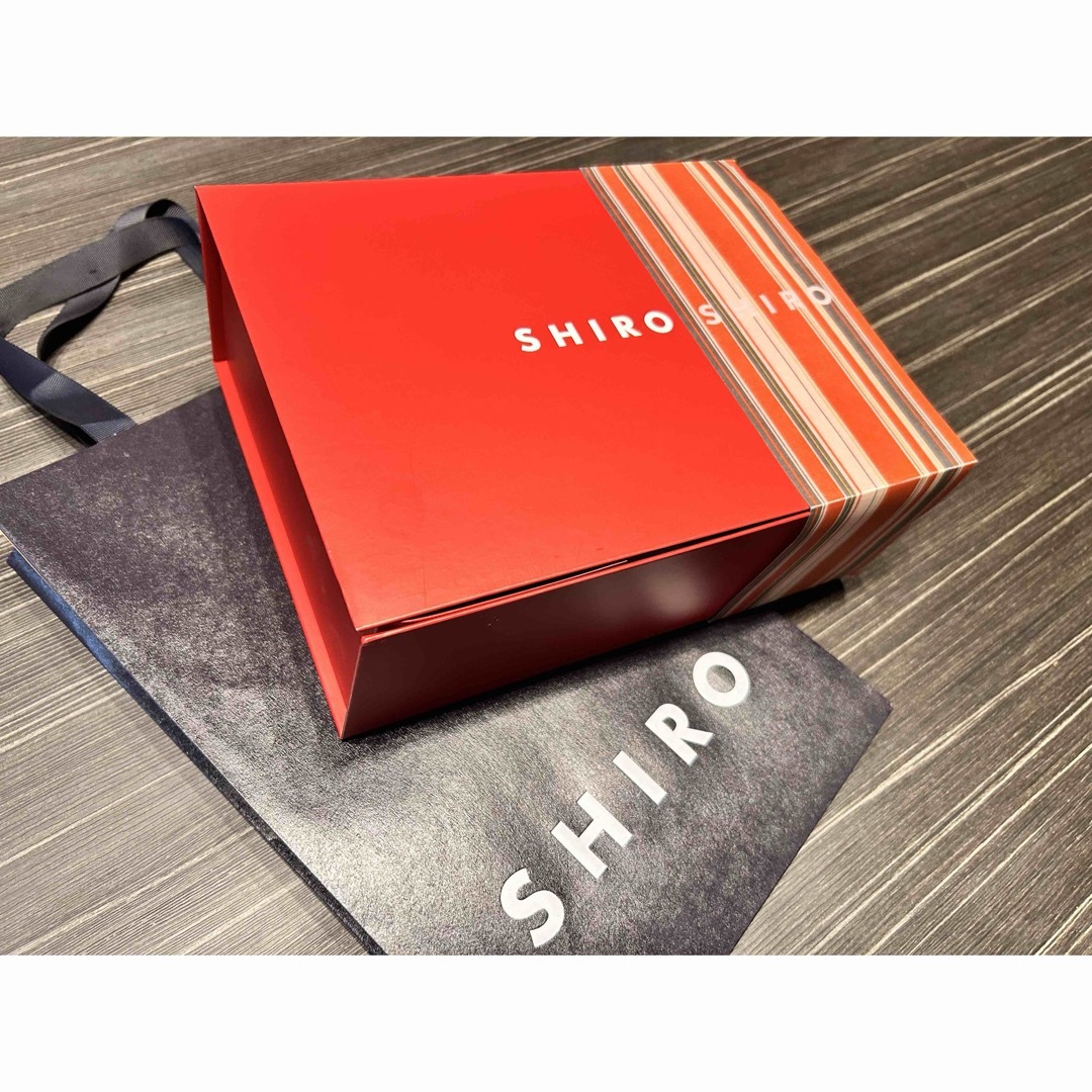shiro(シロ)の【SHIRO】ギフトボックス＆ショッパー シロ インテリア/住まい/日用品のオフィス用品(ラッピング/包装)の商品写真