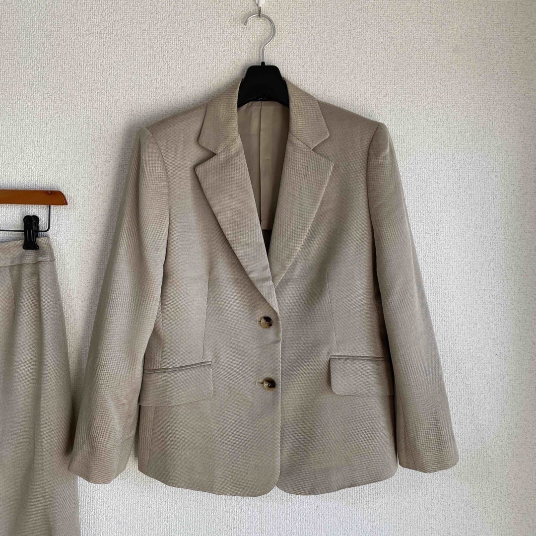 AQUA SCUTUM(アクアスキュータム)のアクアスキュータム 絹 シルク スカートスーツ 11 W68 未使用に近いDMW レディースのフォーマル/ドレス(スーツ)の商品写真