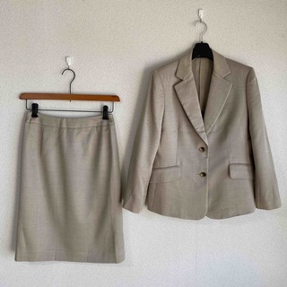 アクアスキュータム(AQUA SCUTUM)のアクアスキュータム 絹 シルク スカートスーツ 11 W68 未使用に近いDMW(スーツ)