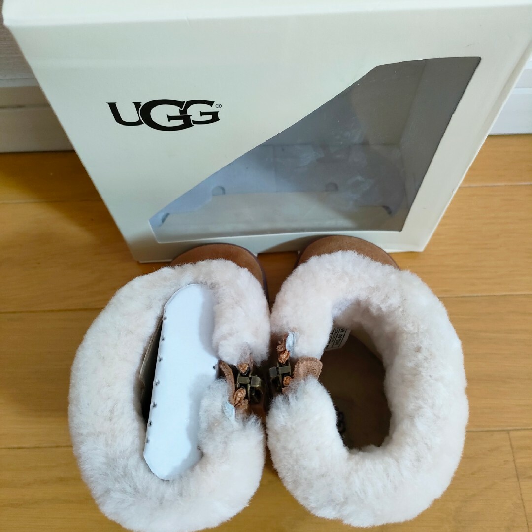 UGG(アグ)のUGG キッズ　ブーツ キッズ/ベビー/マタニティのベビー靴/シューズ(~14cm)(ブーツ)の商品写真
