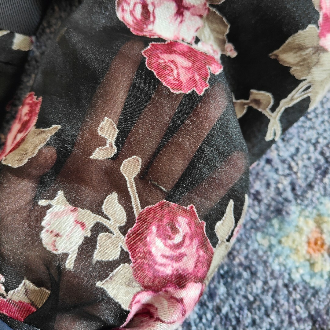 M'S GRACY(エムズグレイシー)の【エムズグレイシー】花柄すけ黒ワンピ レディースのワンピース(ひざ丈ワンピース)の商品写真