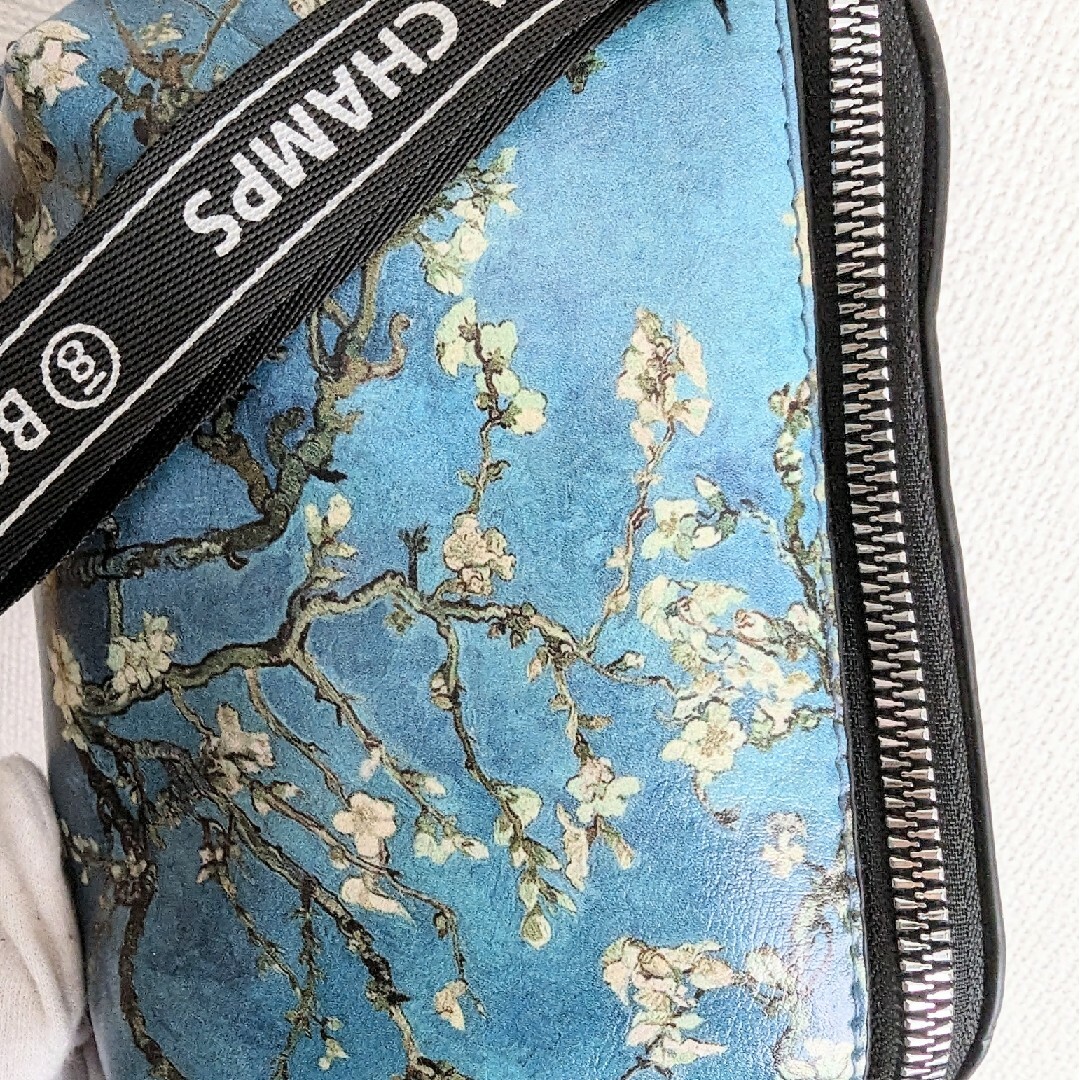 ウエストポーチ　ボディバッグ　名画　ゴッホ　花咲くアーモンドの枝　ヒップバッグ メンズのバッグ(ウエストポーチ)の商品写真