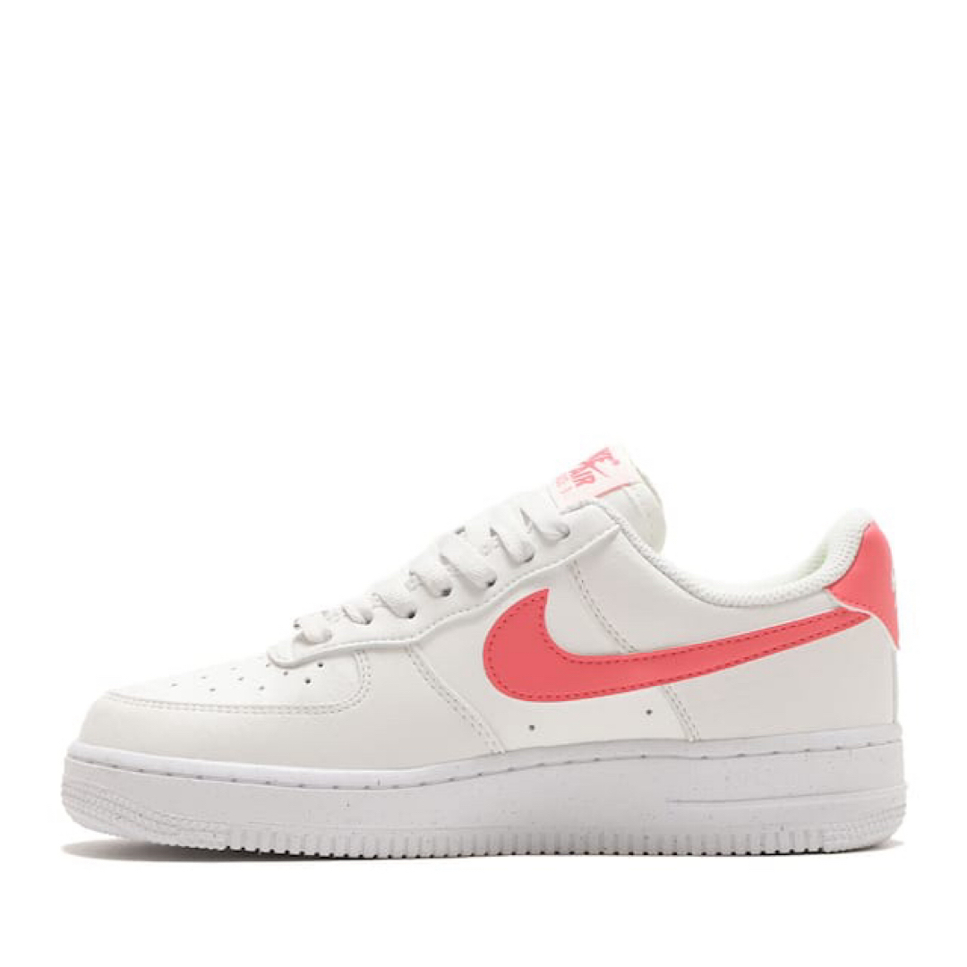 NIKE(ナイキ)の23.5【新品】ナイキ WMNS AIR FORCE 1 07 NEXT ピンク レディースの靴/シューズ(スニーカー)の商品写真