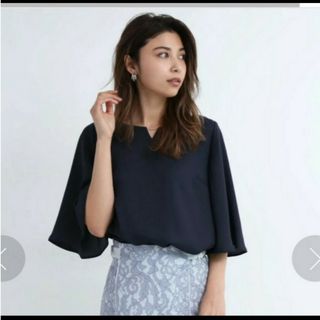 ジャスグリッティー(JUSGLITTY)の新品　JUSGULITTY ブラウス(シャツ/ブラウス(半袖/袖なし))