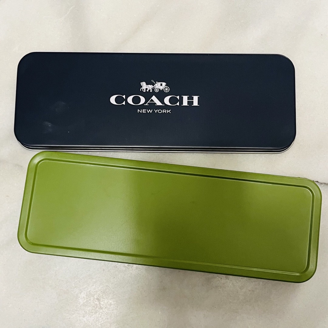 COACH(コーチ)のCOACH ペンケース 缶ペンケース 筆箱 空き箱 高級ブランド品 インテリア/住まい/日用品の文房具(ペンケース/筆箱)の商品写真