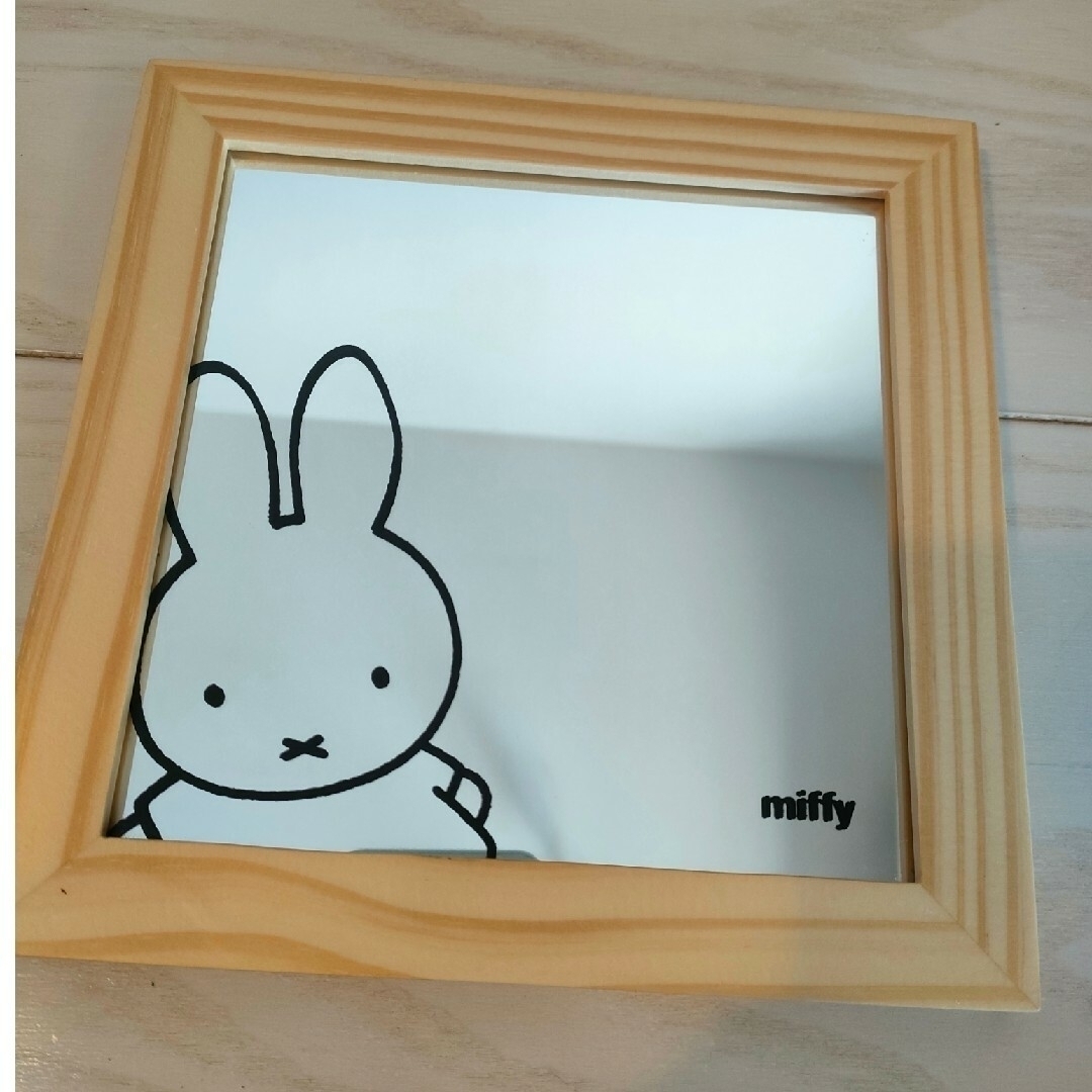 miffy(ミッフィー)のミッフィー　置き鏡　ウォール材✨ レディースのファッション小物(ミラー)の商品写真