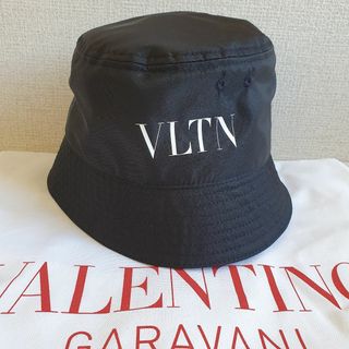 ヴァレンティノガラヴァーニ(valentino garavani)の【新品・未使用】VALENTINO GARAVANIバケットハット黒サイズ58(ハット)