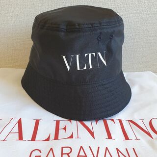 ヴァレンティノガラヴァーニ(valentino garavani)の【新品・未使用】VALENTINO GARAVANIバケットハット黒サイズ58(ハット)
