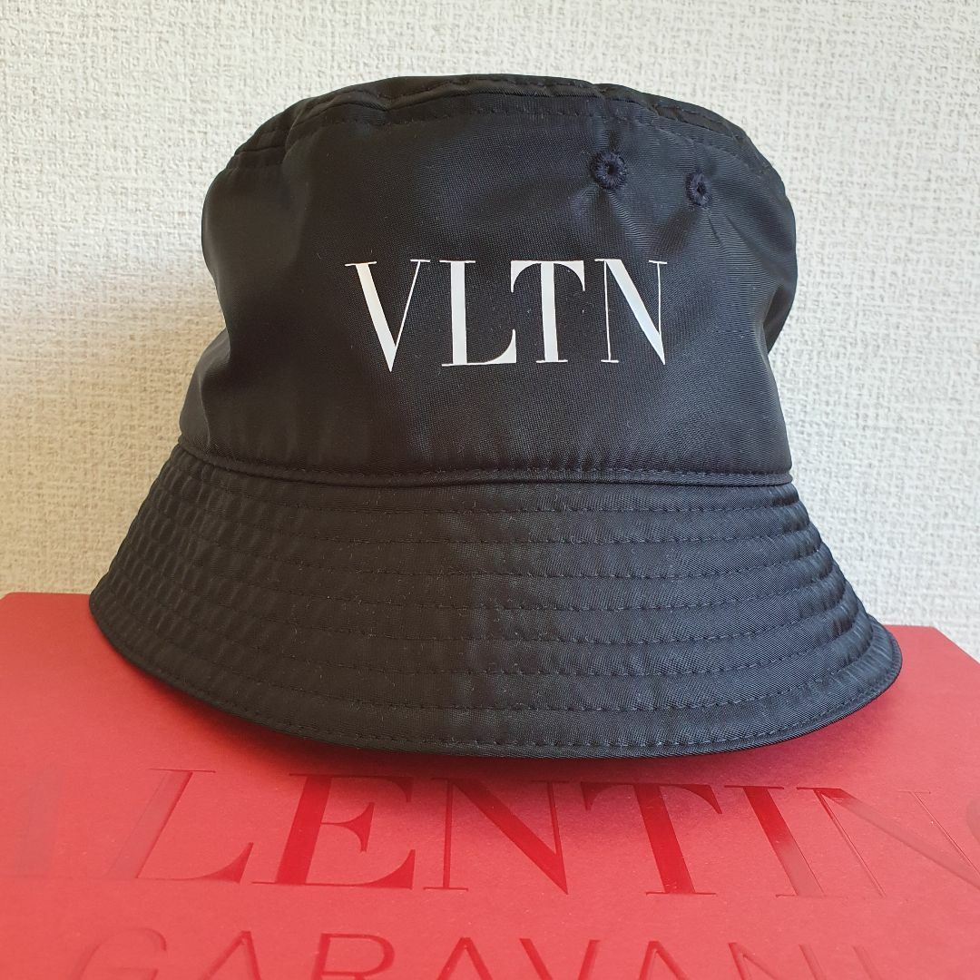 帽子【新品・未使用】VALENTINO GARAVANバケットハット黒サイズ59