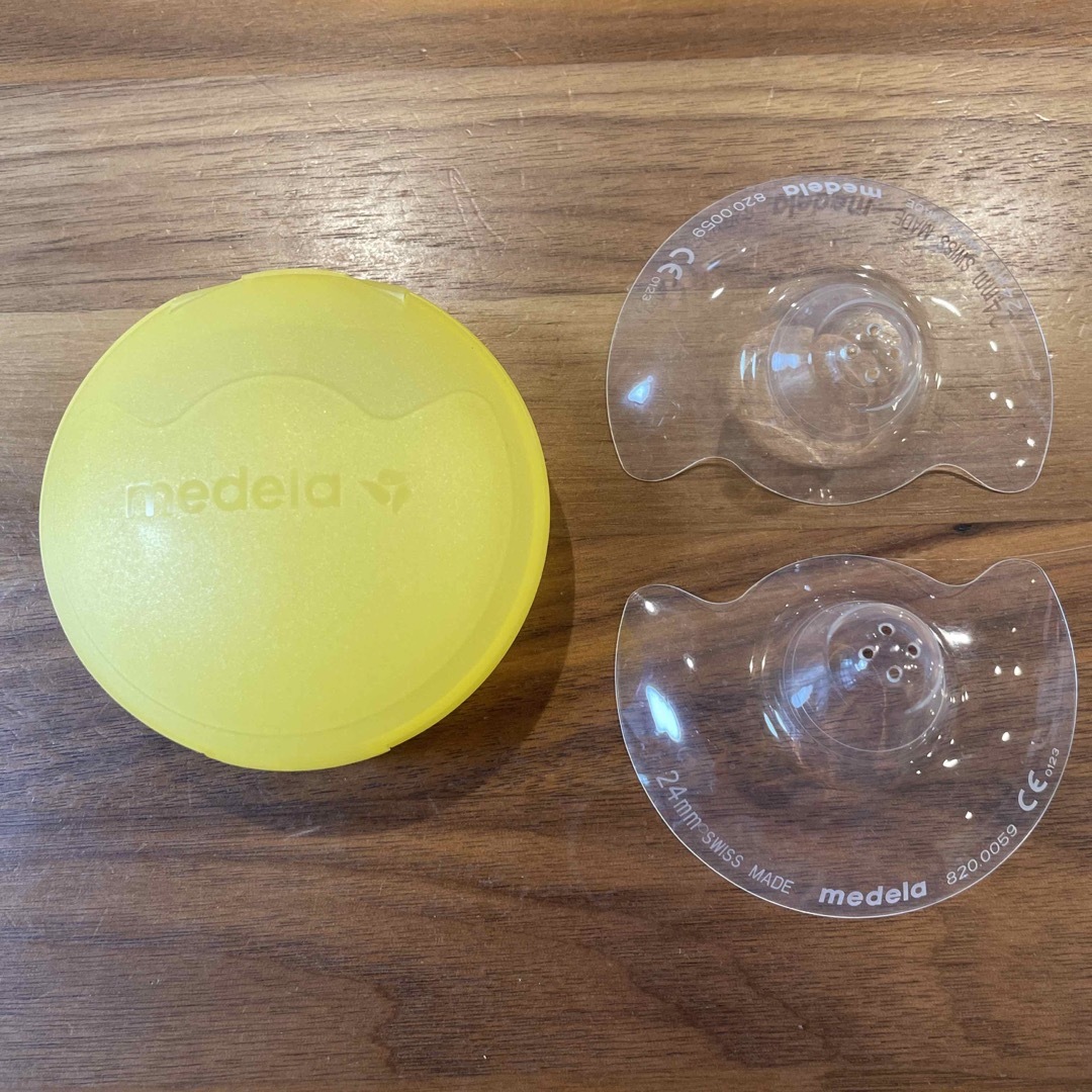 medela(メデラ)のメデラ　ニップルシールド　Lサイズ（24mm） キッズ/ベビー/マタニティの授乳/お食事用品(その他)の商品写真