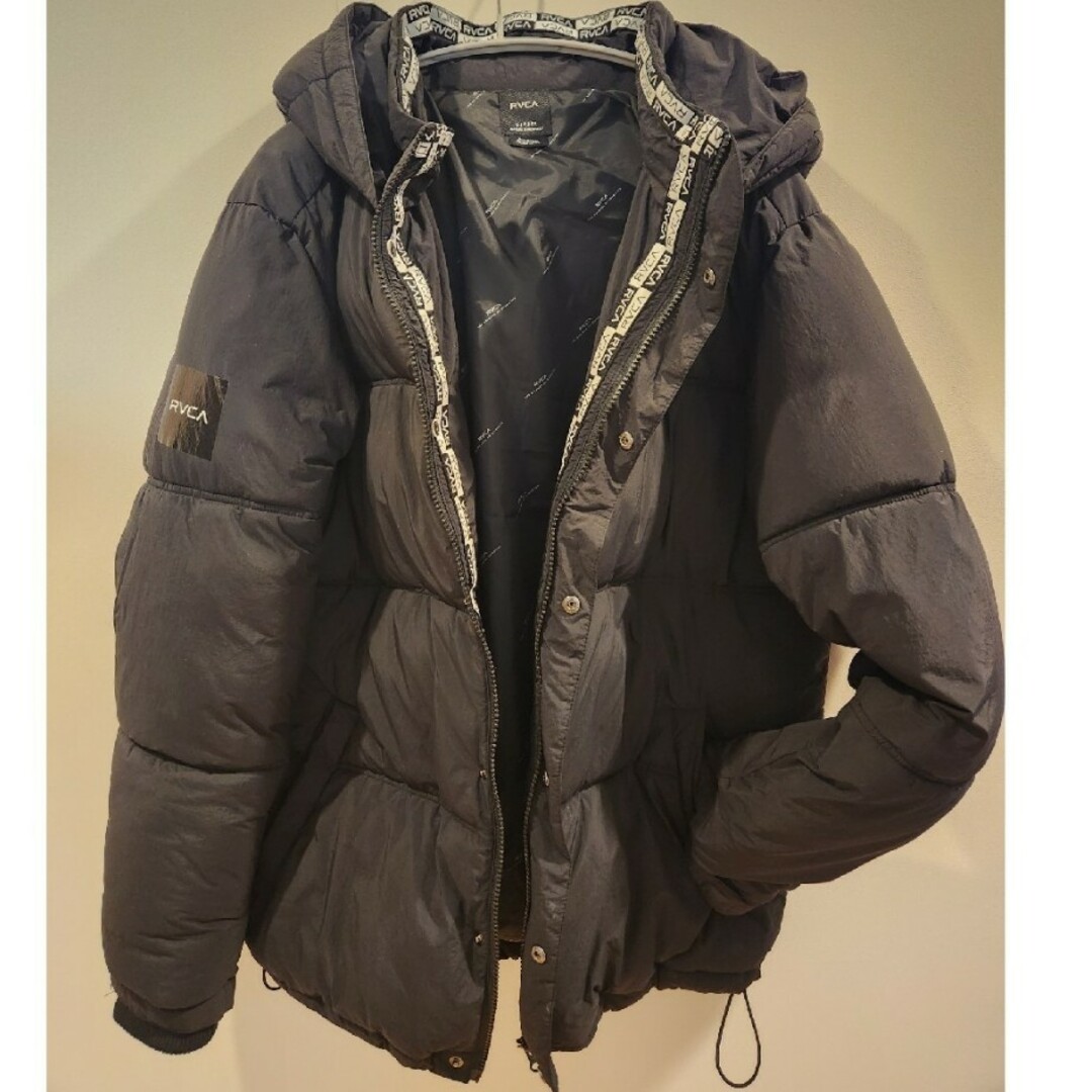 RVCA(ルーカ)のＲＶＣＡアウター黒メンズS メンズのジャケット/アウター(ダウンジャケット)の商品写真