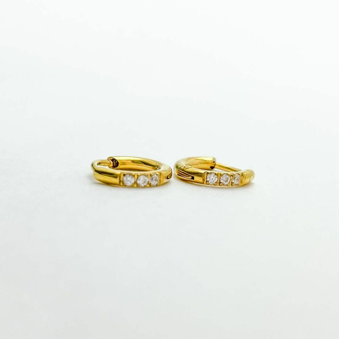 【匿名配送】ピアス レディース メンズ ゴールド 小ぶり 6mm 小さい 控えめ レディースのアクセサリー(ピアス)の商品写真