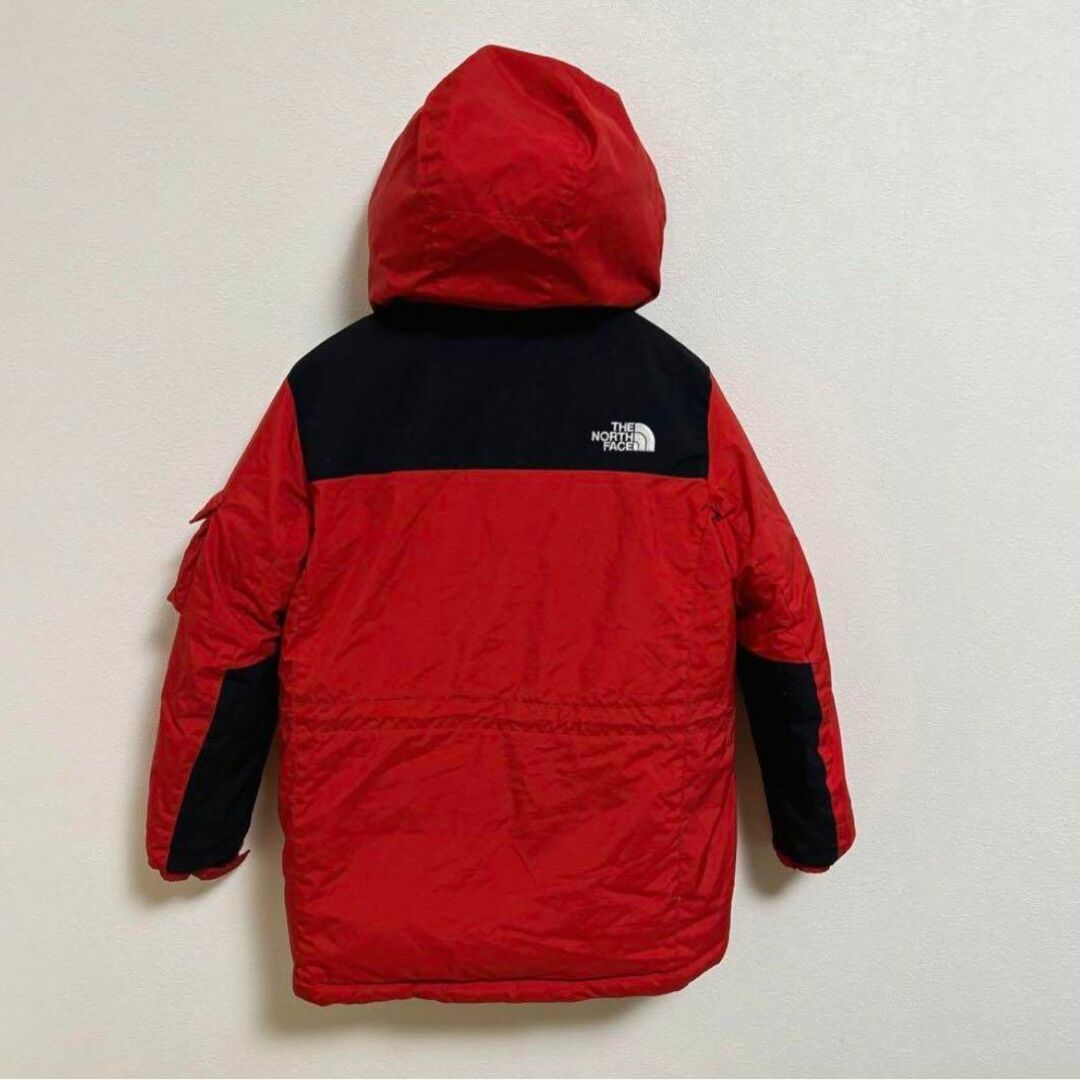 THE NORTH FACE(ザノースフェイス)のノースフェイス  キッズ ダウンジャケット130㎝　フード付き　ブラック　レッド キッズ/ベビー/マタニティのキッズ服男の子用(90cm~)(ジャケット/上着)の商品写真