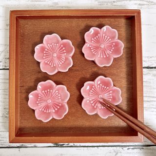 新品 桜 さくら 陶器 箸置き 4点 / 和食 おもてなし カトラリーレスト (テーブル用品)