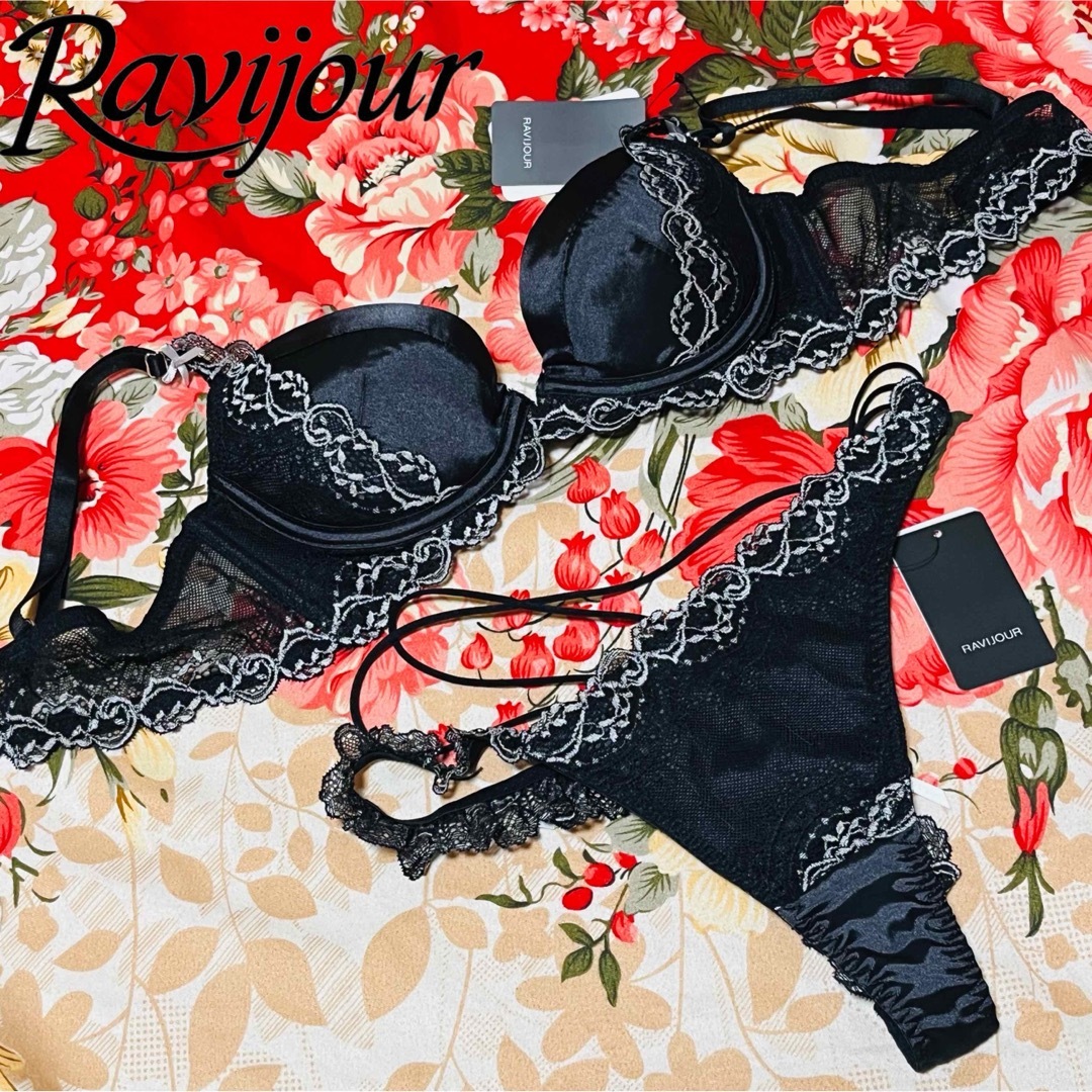 Ravijour(ラヴィジュール)の★Ravijour★サテンレース★ブラショーツ★アシメTバックパンツ★リボン下着 レディースの下着/アンダーウェア(ブラ&ショーツセット)の商品写真