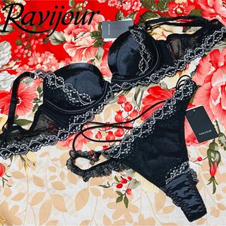 ラヴィジュール(Ravijour)の★Ravijour★サテンレース★ブラショーツ★アシメTバックパンツ★リボン下着(ブラ&ショーツセット)