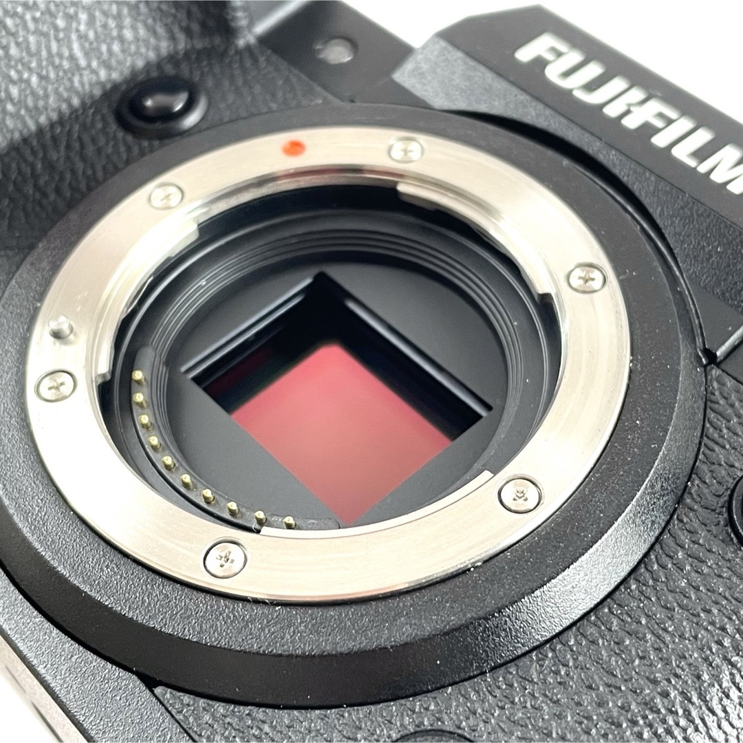 富士フイルム(フジフイルム)のショット数32回 美品 FUJIFILM X-H2 元箱付き 本体 ボディ スマホ/家電/カメラのカメラ(ミラーレス一眼)の商品写真