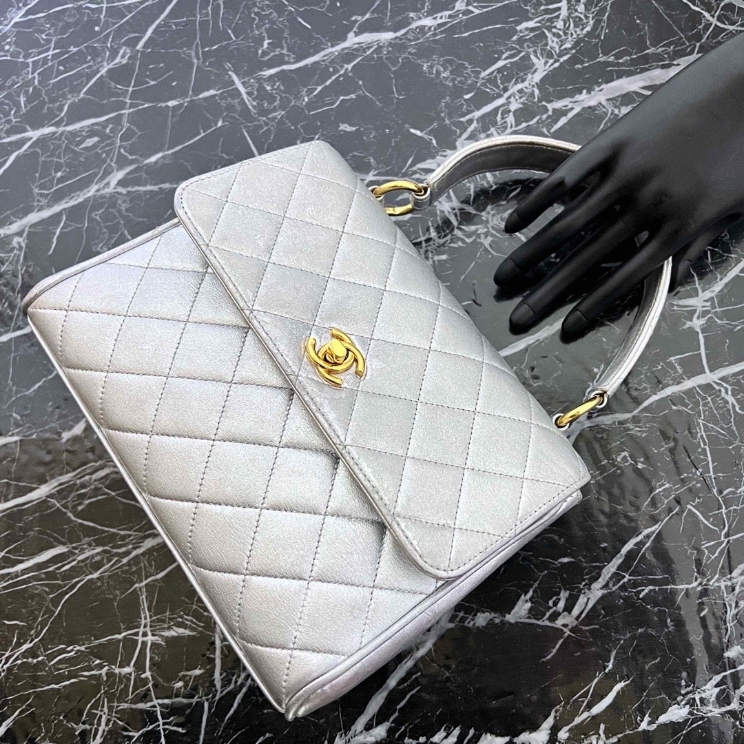 CHANEL(シャネル)のヴィンテージ シャネル マトラッセ ミニケリー型ハンドバッグ トップハンドル  レディースのバッグ(ハンドバッグ)の商品写真