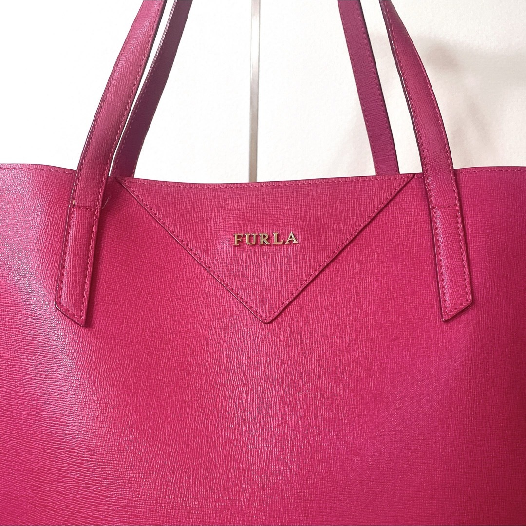 Furla(フルラ)の人気　FURLA フルラ　トートバッグ　ショルダー　レザー　ピンク　アニマル　大 レディースのバッグ(トートバッグ)の商品写真