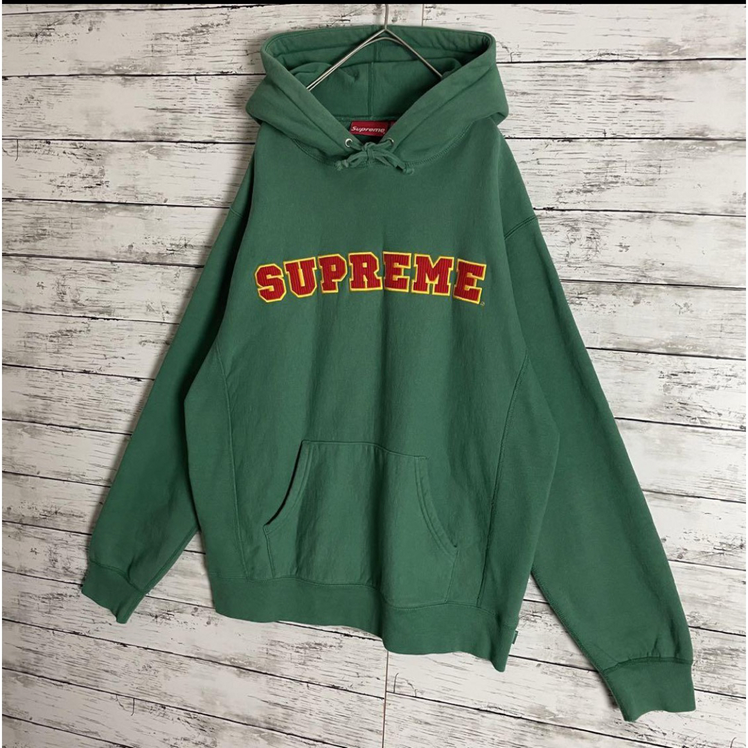 Supreme(シュプリーム)の【人気カラー】シュプリーム センター刺繍ロゴ 即完売品 パーカー 最高デザイン メンズのトップス(パーカー)の商品写真