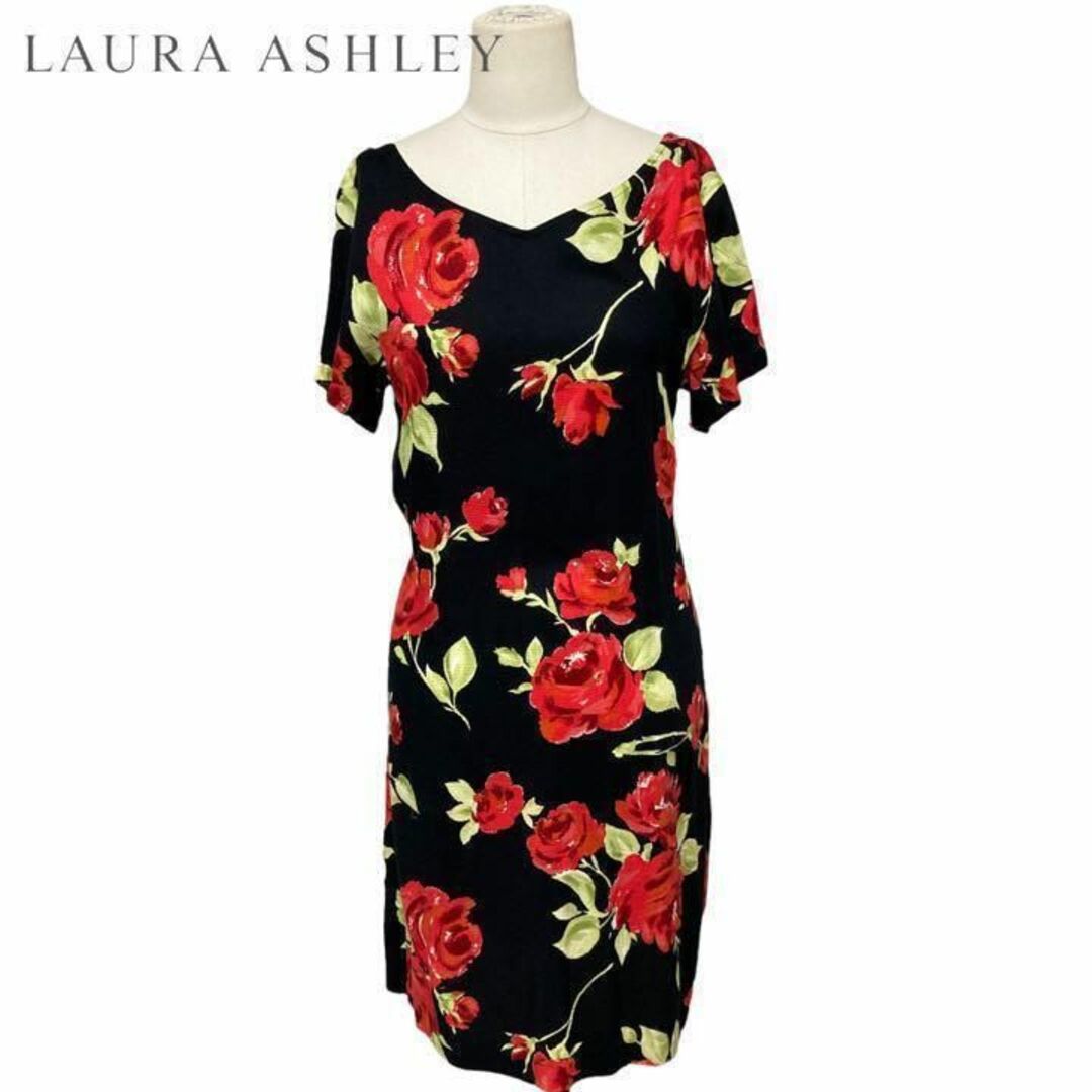 LAURA ASHLEY(ローラアシュレイ)のLAURAASHREY ローラアシュレイ　大判　花柄　バラ　ワンピース　ブラック レディースのワンピース(ひざ丈ワンピース)の商品写真