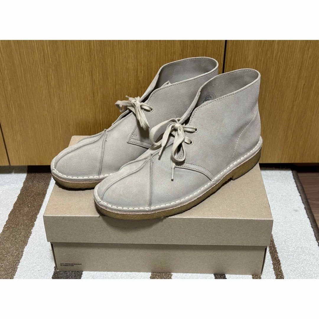 Hender Scheme(エンダースキーマ)のHender Scheme / Clarks ベージュデザートブーツ美品 メンズの靴/シューズ(ブーツ)の商品写真