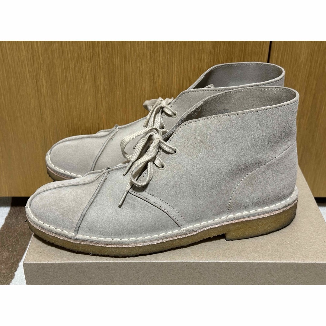 Hender Scheme(エンダースキーマ)のHender Scheme / Clarks ベージュデザートブーツ美品 メンズの靴/シューズ(ブーツ)の商品写真