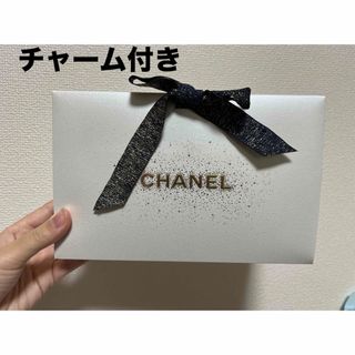 シャネル(CHANEL)のCHANEL ショップバッグ　美品　チャーム付き(ショップ袋)