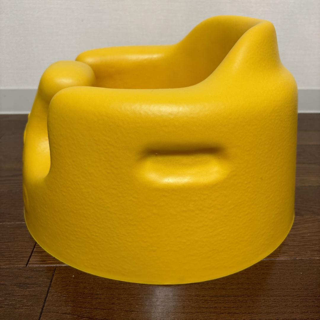 Bumbo(バンボ)のバンボ　イエロー キッズ/ベビー/マタニティの寝具/家具(その他)の商品写真