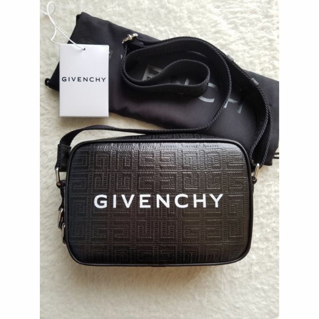 GIVENCHY(ジバンシィ)のGIVENCHY ジバンシィ G Essentials カメラバッグ ブラック メンズのバッグ(ショルダーバッグ)の商品写真