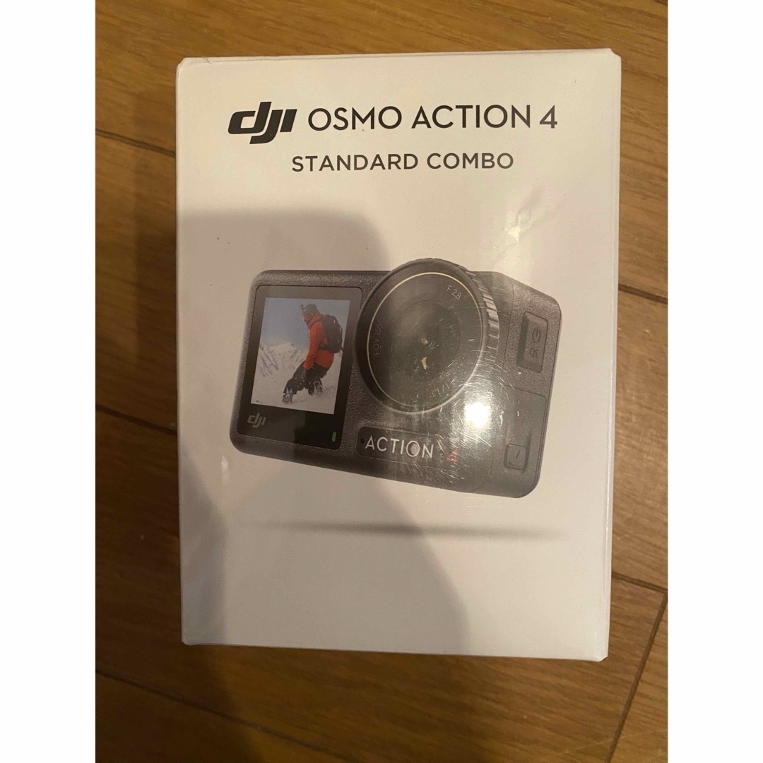 DJI アクションカメラ Osmo Action 4 スタンダードコンボ  スマホ/家電/カメラのカメラ(コンパクトデジタルカメラ)の商品写真